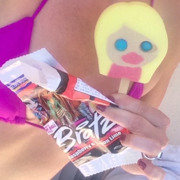 Meet your Posher, Tina - Picture 2 of 3